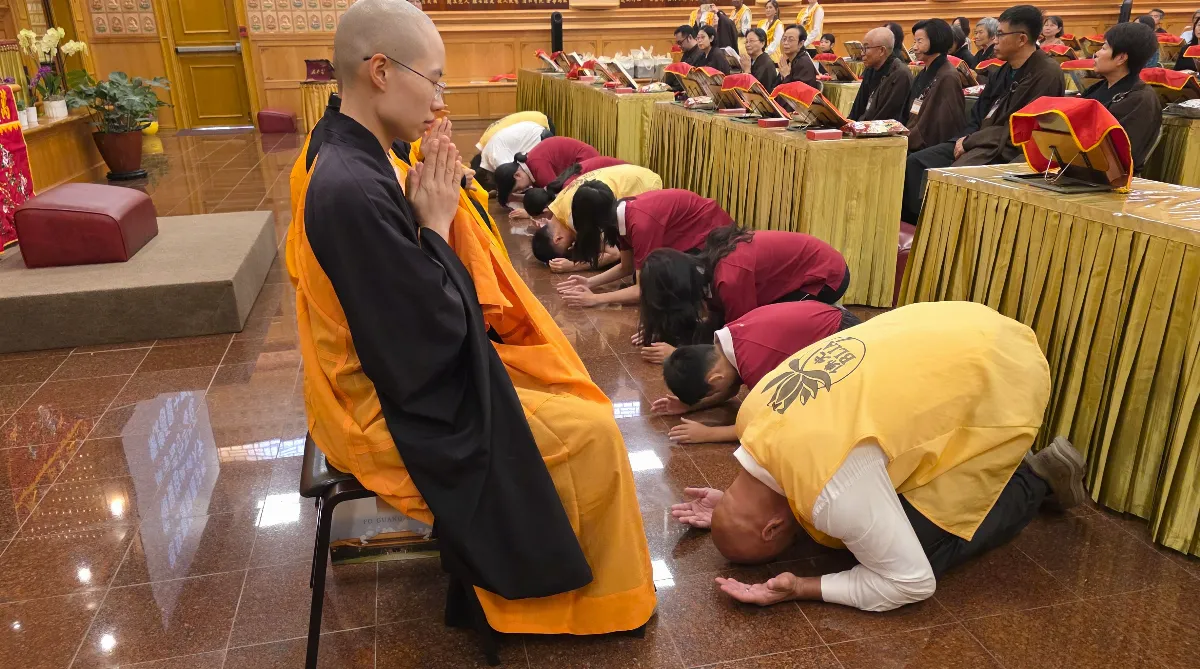 Xiangyun Temple Holds Offering Ceremony for Monastics, Making the Lianghuang Dharma Assembly Even More Auspicious